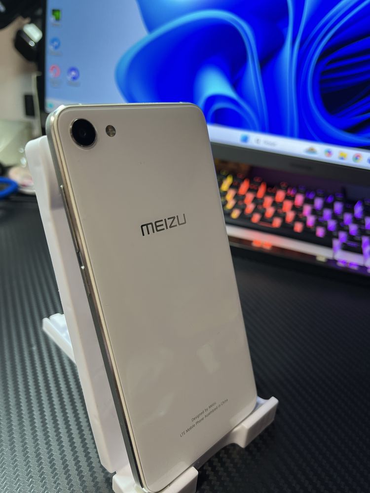 Телефон мейзу U10