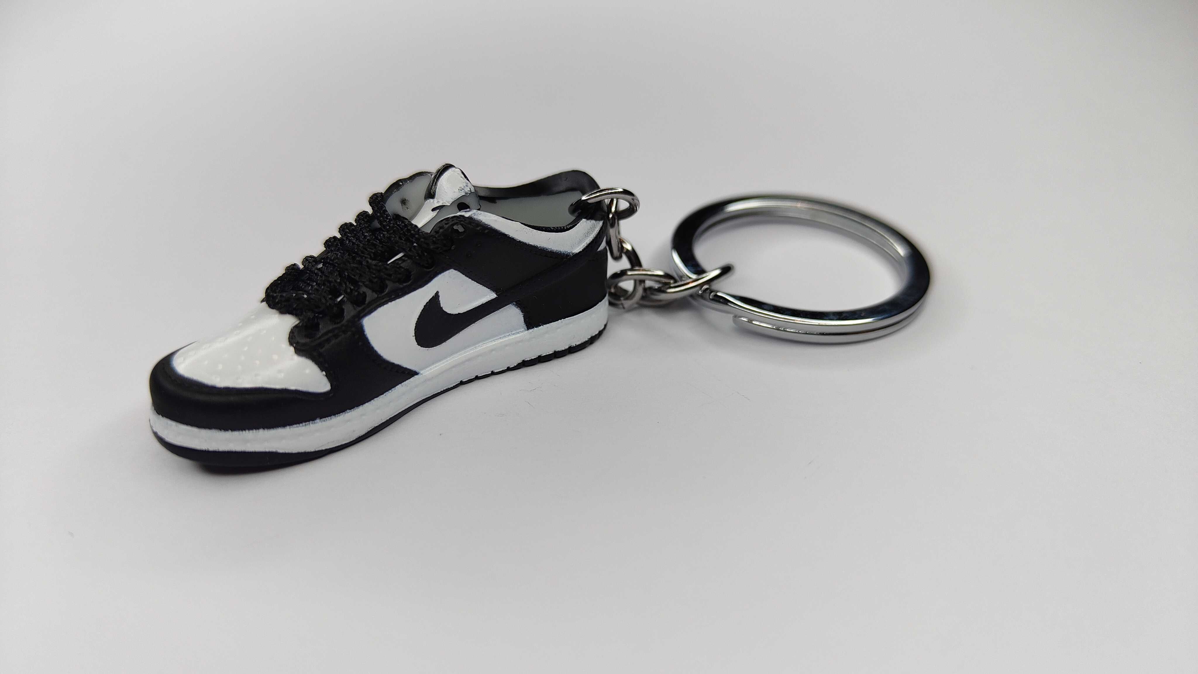 Porta Chaves Nike Dunk Low Black and White (Panda)