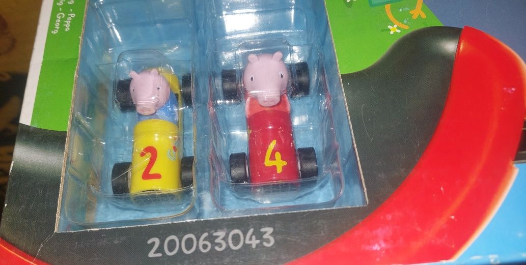 Tor wyścigowy Peppa Pig Carrera FIRST, Peppa i Georg