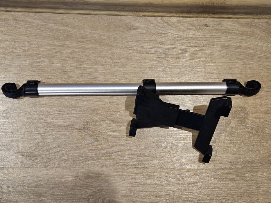 Тримач планшета в Авто підголівник