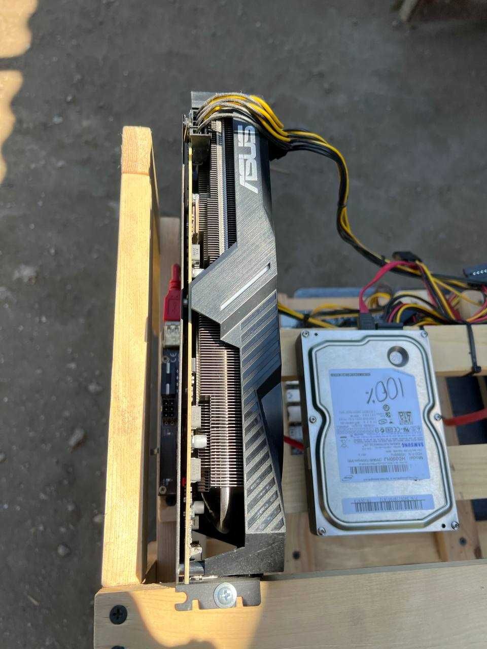 Майнинг ферма из 4 видеокарт RX 5600 XT в идеальном состоянии