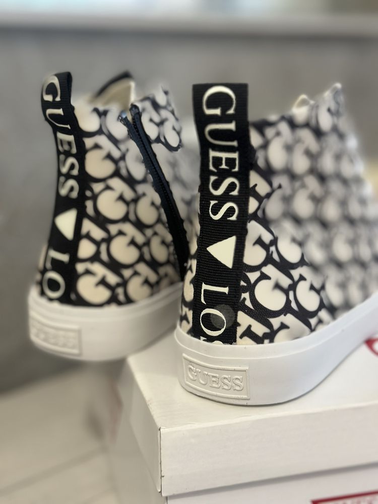 Макасіни GUESS