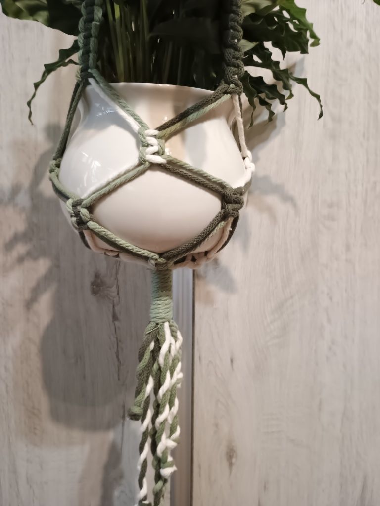 Makrama- wiszący kwietnik, dł. 109 cm