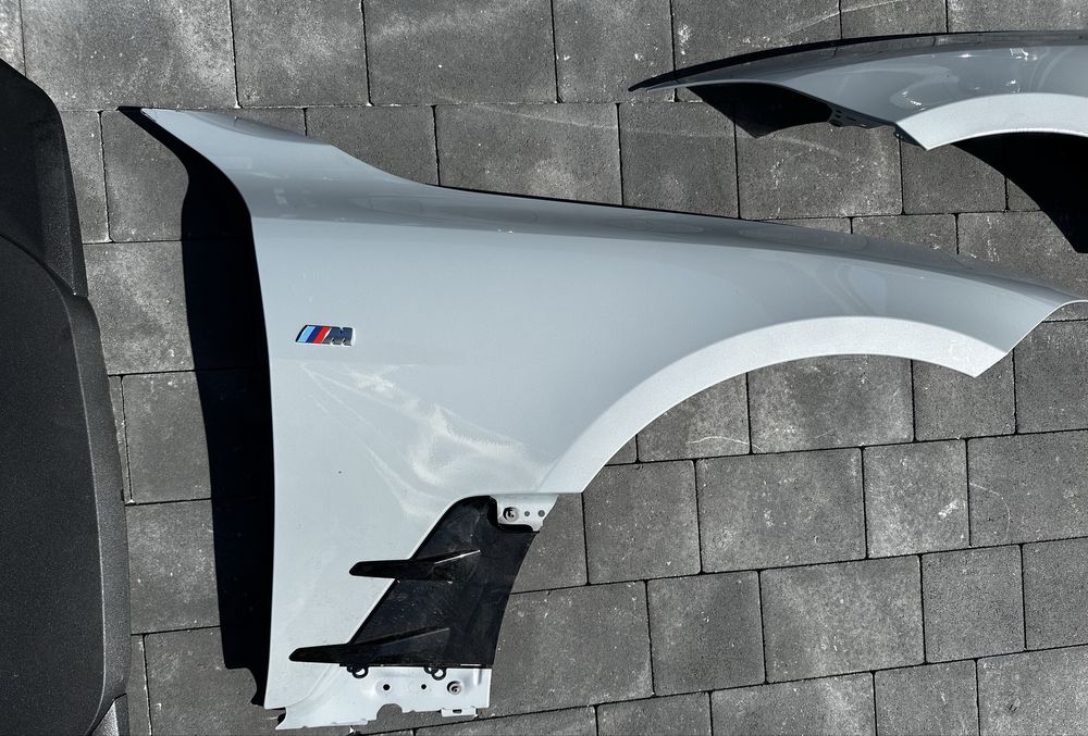Крила крило BMWI4 G26 оригінал в наявності