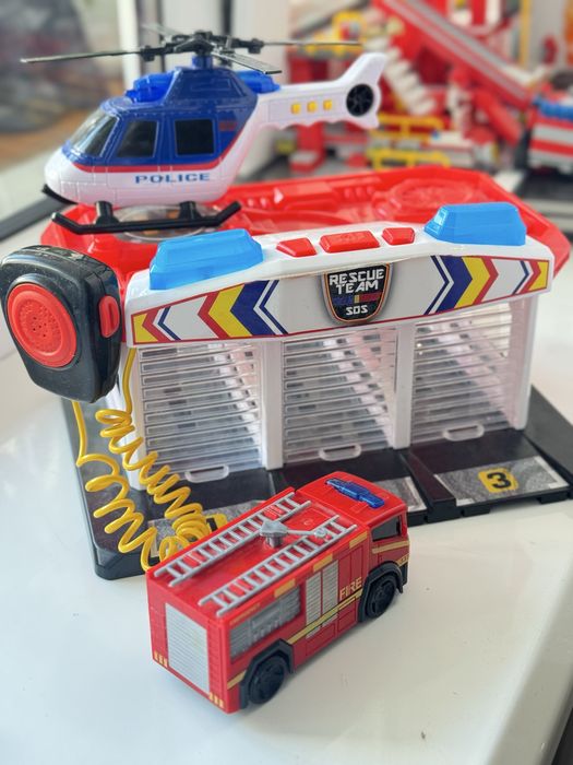 Гараж іграшковий з сиренами, сигналами та спецтехнікою