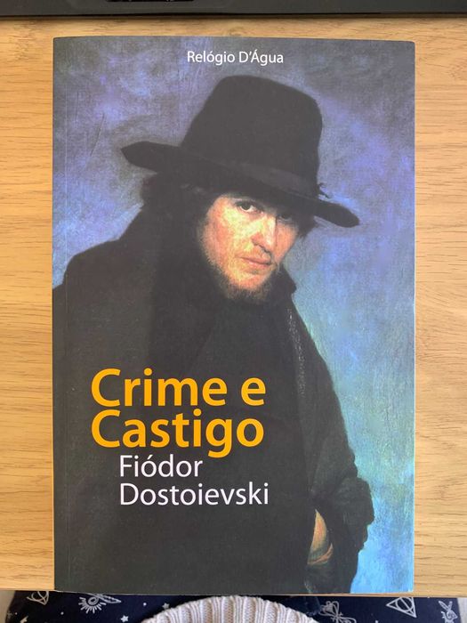 Livros variados e baratos em português