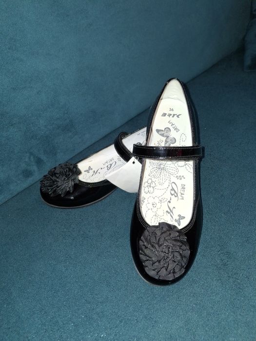 Nowe piękne czółenka dziewczęce Bartek 36