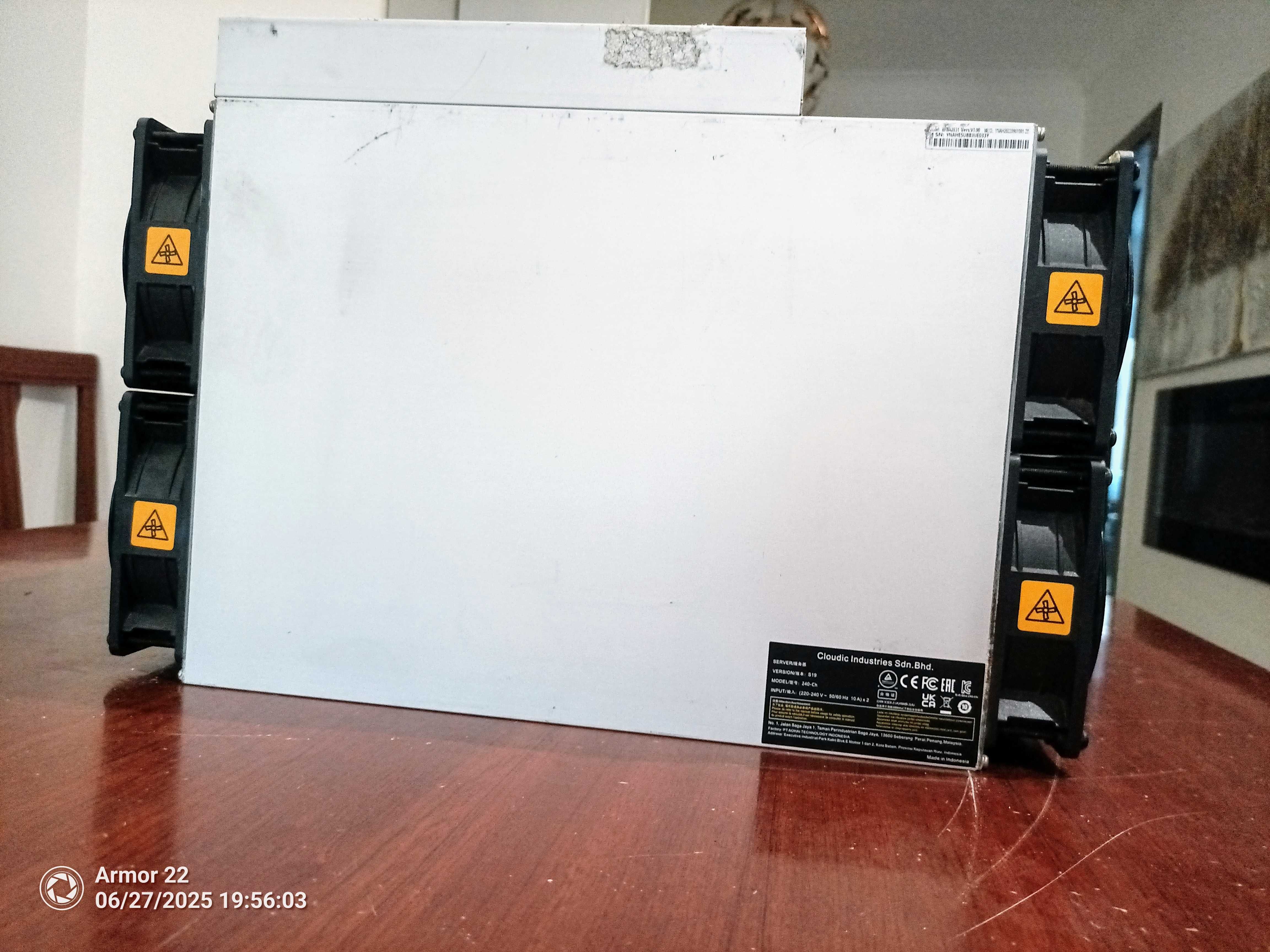 Máquinas de Bitcoin ANTMINER S19_90T (x2)
