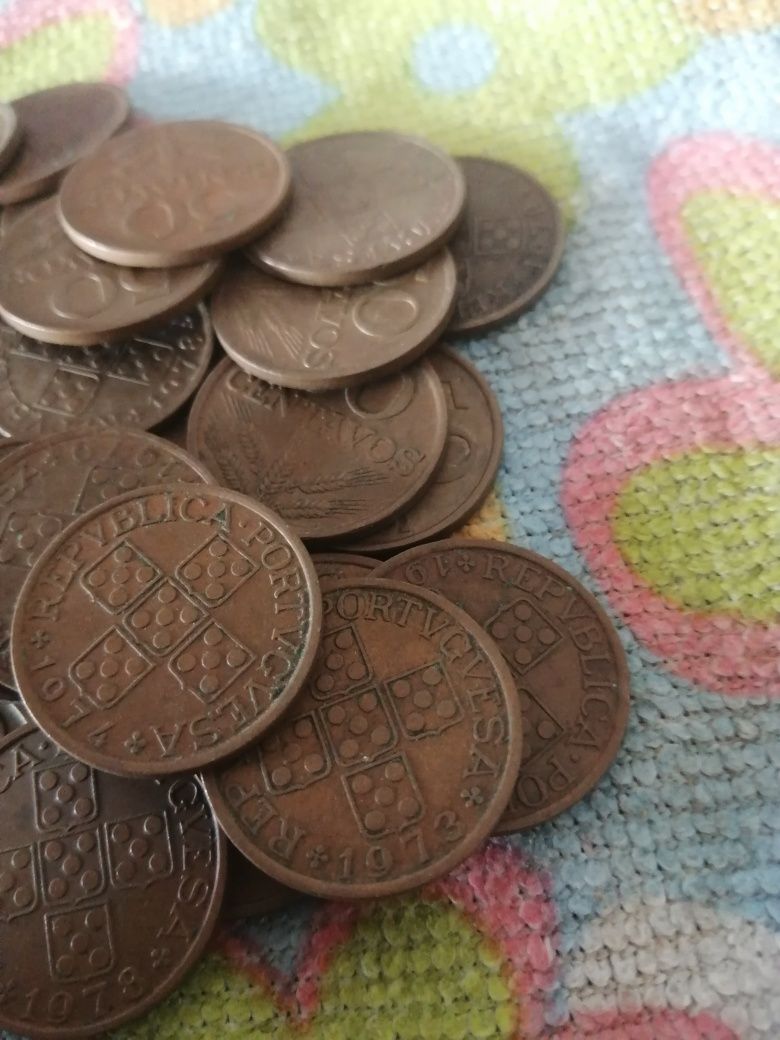 Vendo lote de 61 moedas antigas portuguesas (portes incluídos)