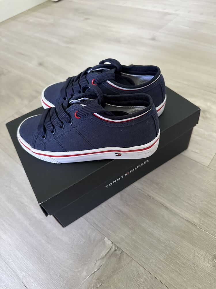 Buty Tommy Hilfiger 28