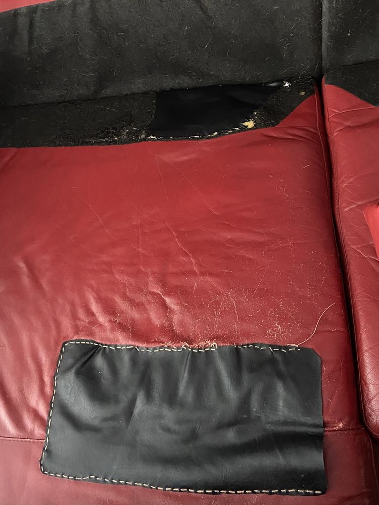 Sofá de couto vermelho em L