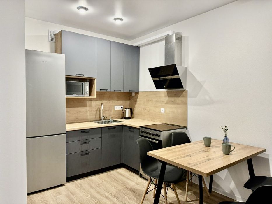 Квартира подобово м.харківська ЖК Лебединий гарна ціна і якість / брон