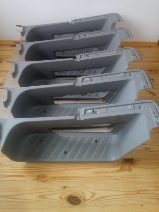 Пластикові пороги бокових і задніх дверей Мерседес Спрінтер906 Крафтер