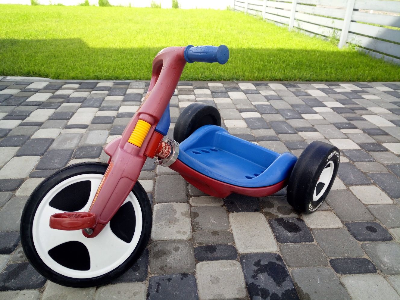 Дитячий велосипед radio flyer twist trike - 2 in 1