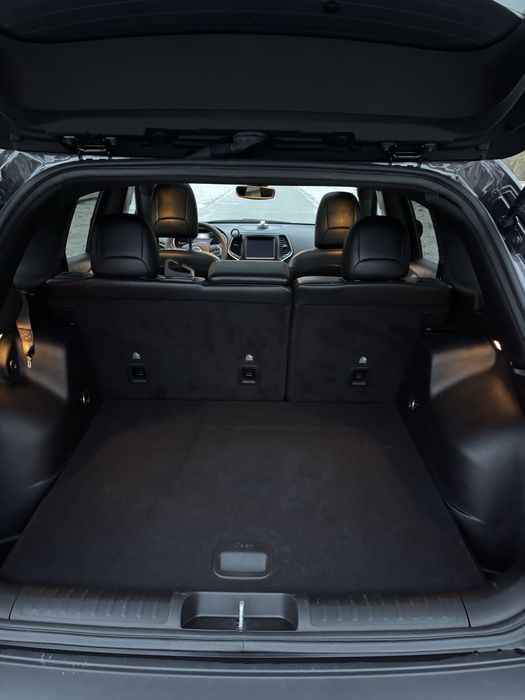 Jeep Cherokee 2021 3.2 бензин