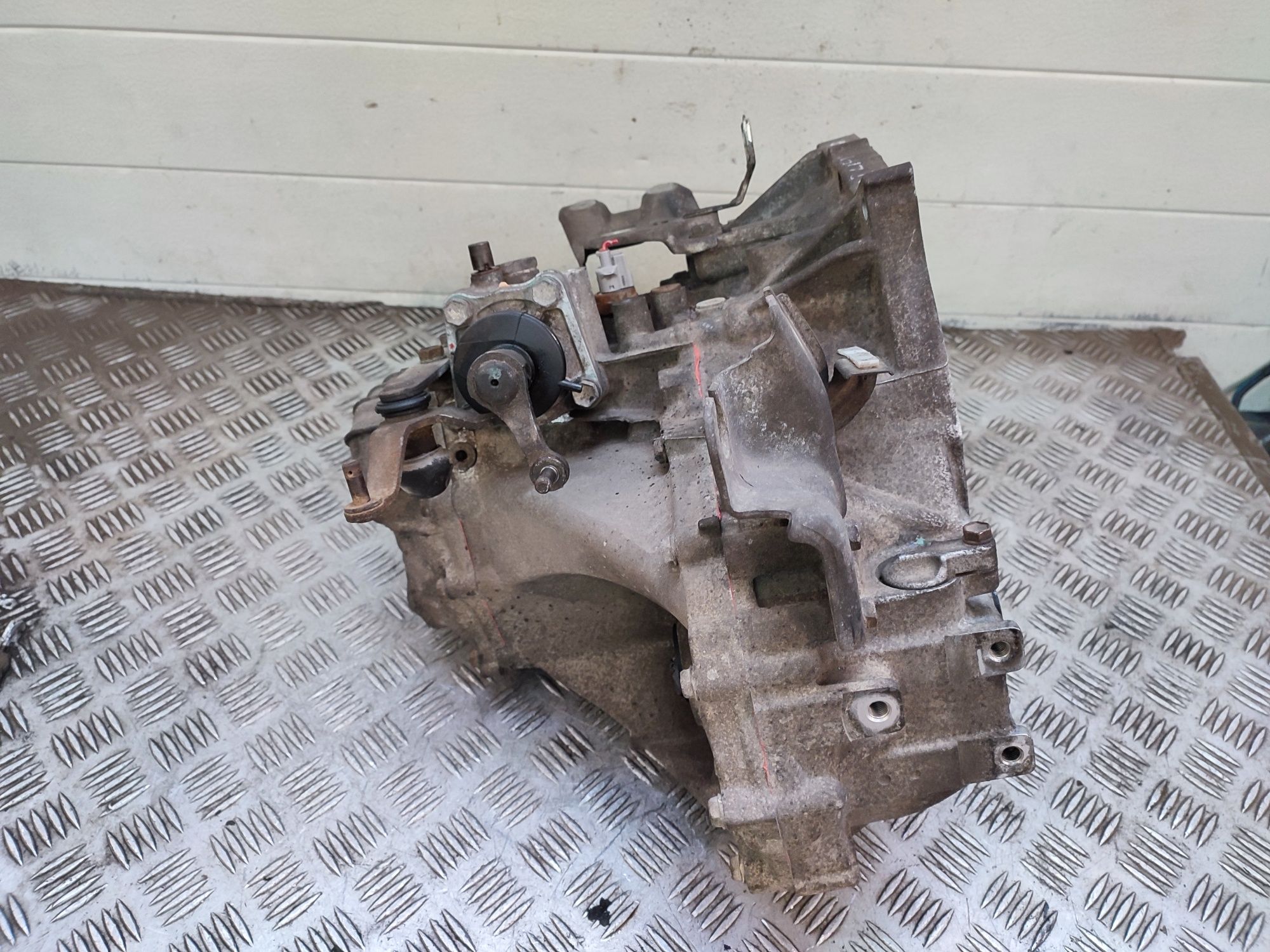 Toyota Yaris I lift 1.4 D4D skrzynia biegów