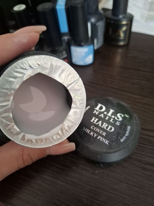 Професійний гель для манікюр фірми DIS