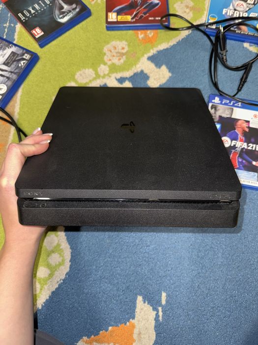 PS 4 , 872,8 GB ;SLIM