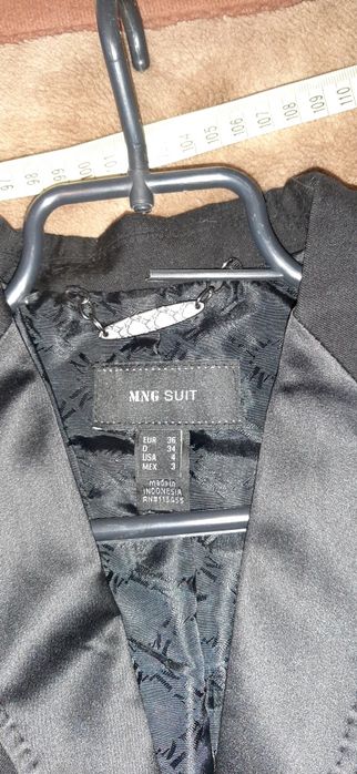 Klasyczny żakiet Mango