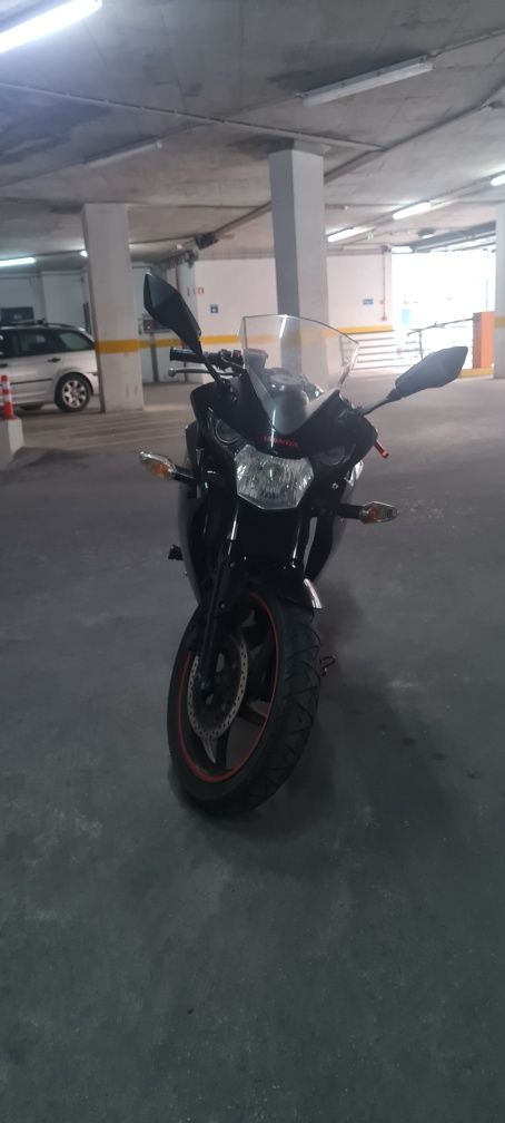 Honda CBR125R 2016 – Revisão Feita, Pneu Novo, Bom Estado