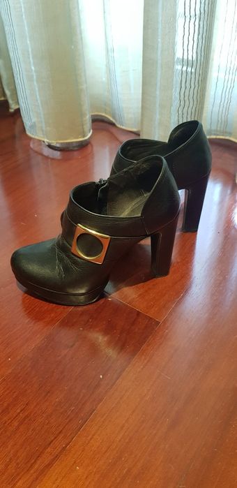 Botas compensadas em pele n 36