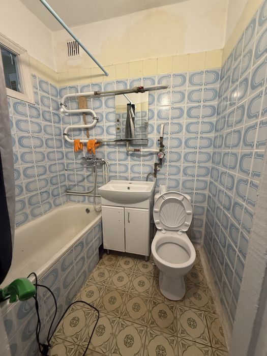 Продам однокімнатну центр міста