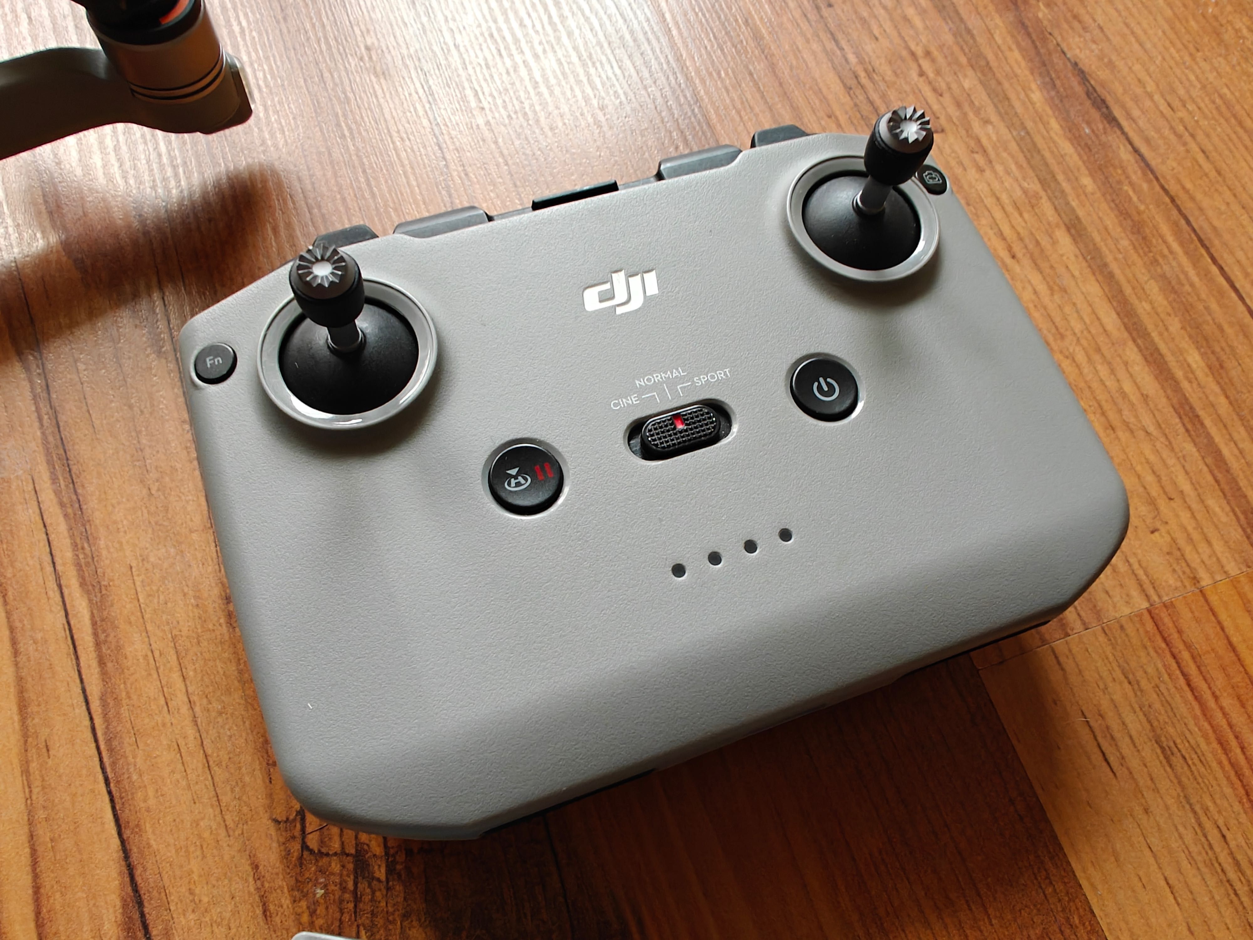 Dron DJI Mavic Air 2s Fly More Combo