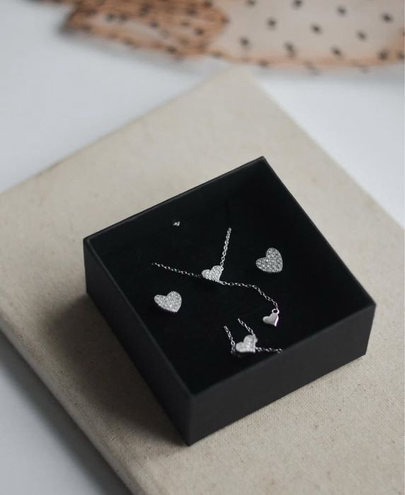 Срібний набір прикрас з серцем, каблучка з серцем, кульчики з серцем