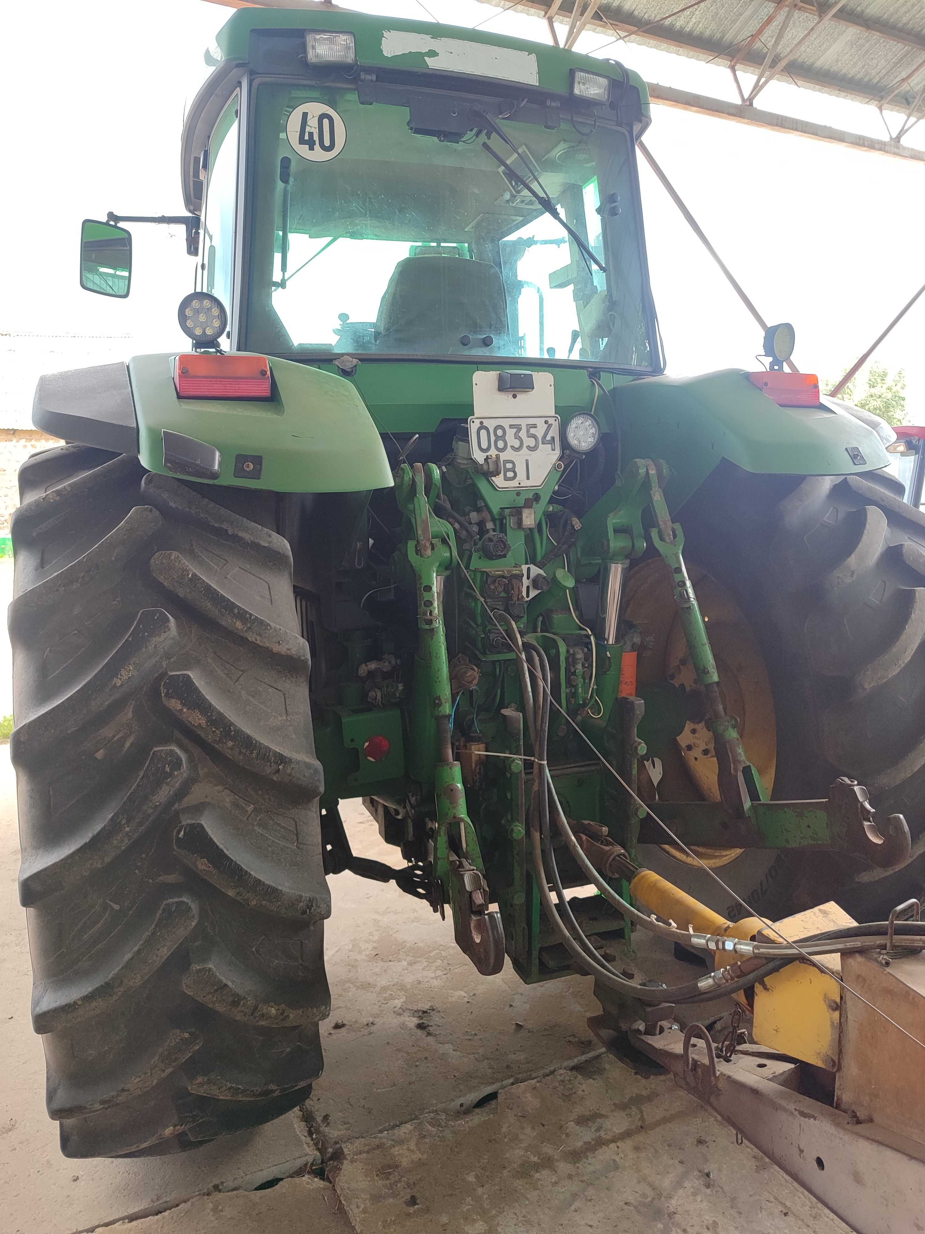 Трактор John Deere 7810