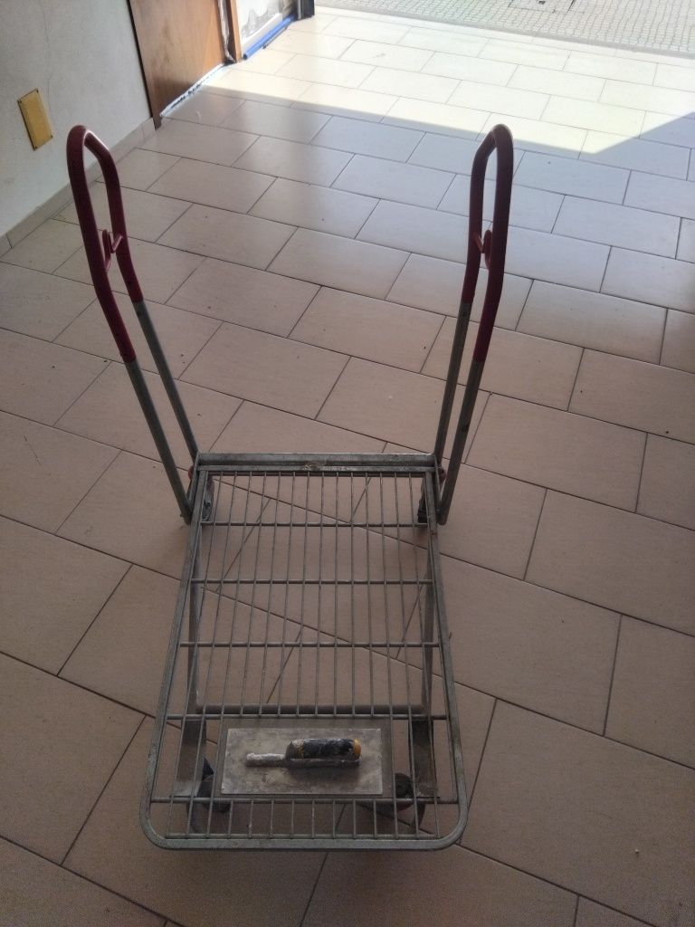 Vendo carrinho de cargas
