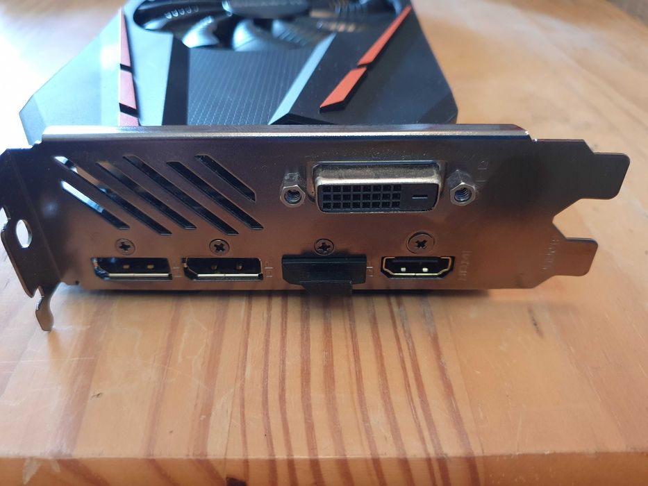 Відеокарта Gigabyte GeForce GTX 1060 6GB Gaming — відмінний стан
