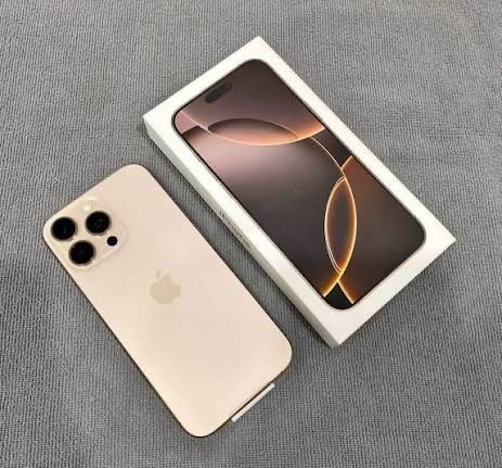 1TB Iphone 16 pro com muito pouco uso