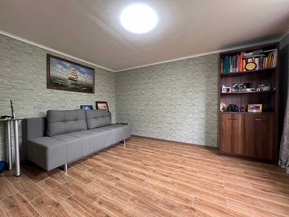 Продам 2-этажный дом в Подгородном, улица Низовая