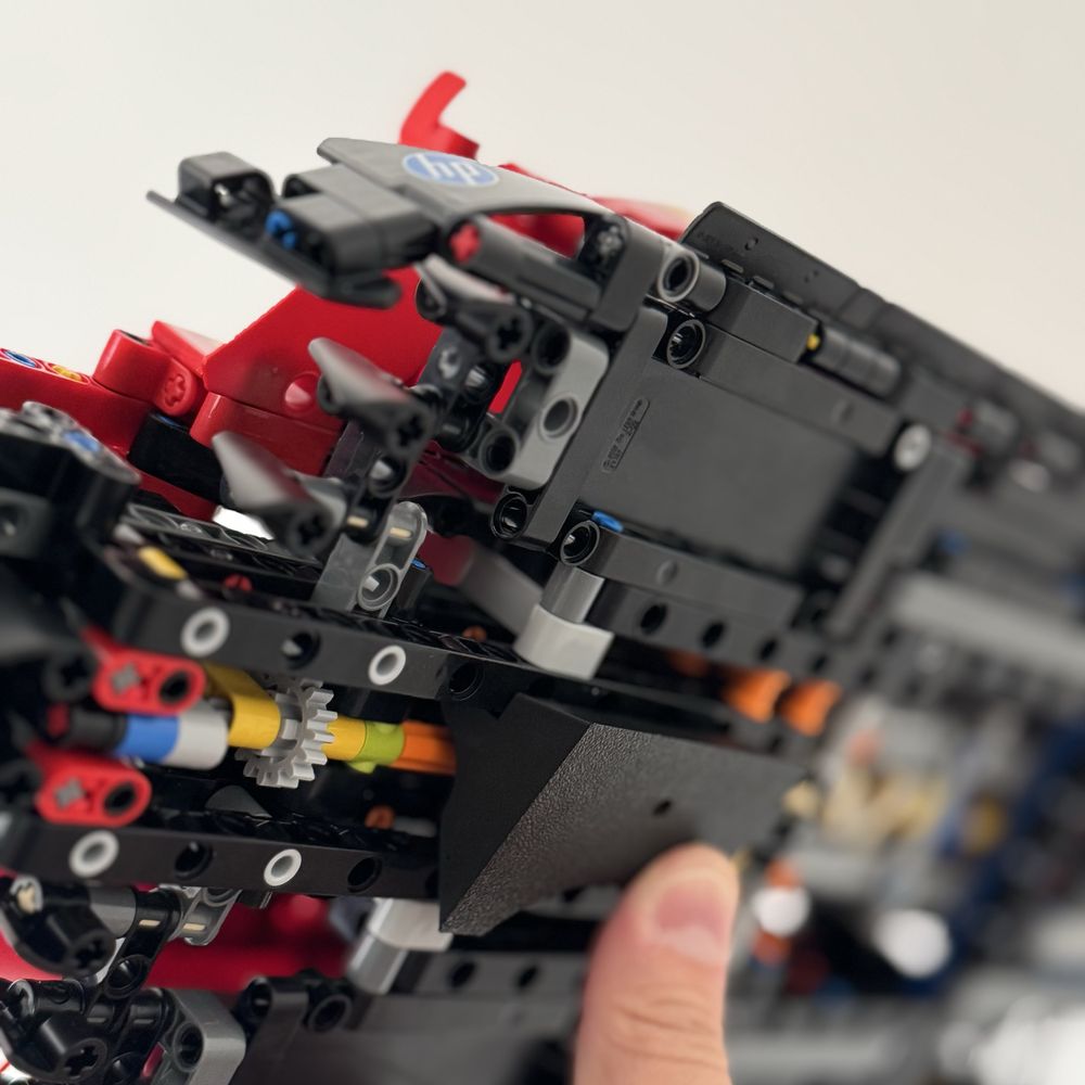 Suporte de Parede Horizonta LEGO® Technic Ferrari SF-24 F1 Car (42207)