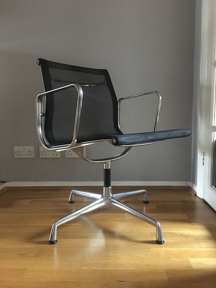 Vitra Eames EA108 Netweave