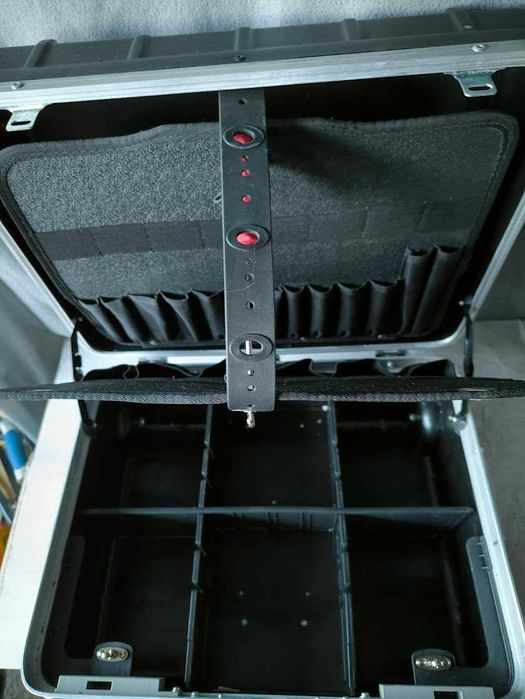 Walizka narzędziowa GT + narzędzia na kółkach z kluczem