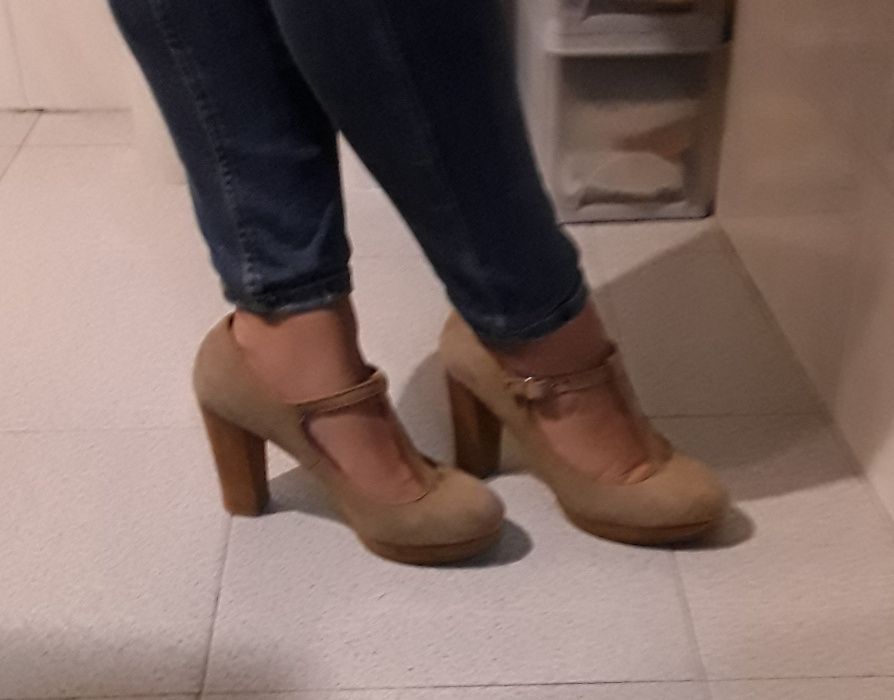 Sapatos Novos com salto compensado 8 cm - muito confortáveis