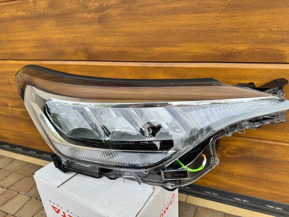Lampa Toyota CHR lift prawa led C-H-R