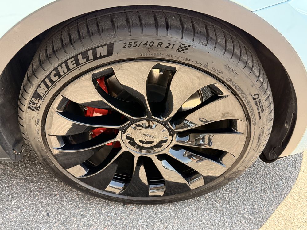 Продам Tesla Y Performance
