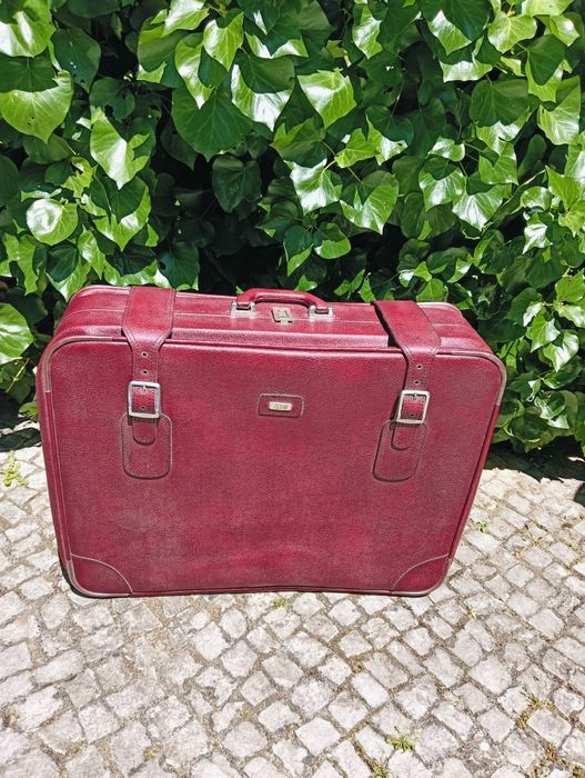 Mala de viagem vintage bordeaux