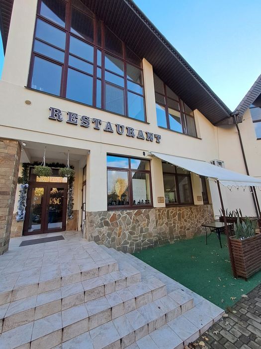 Продам готель 2200м2 в елітному котеджному містечку Северинівка.