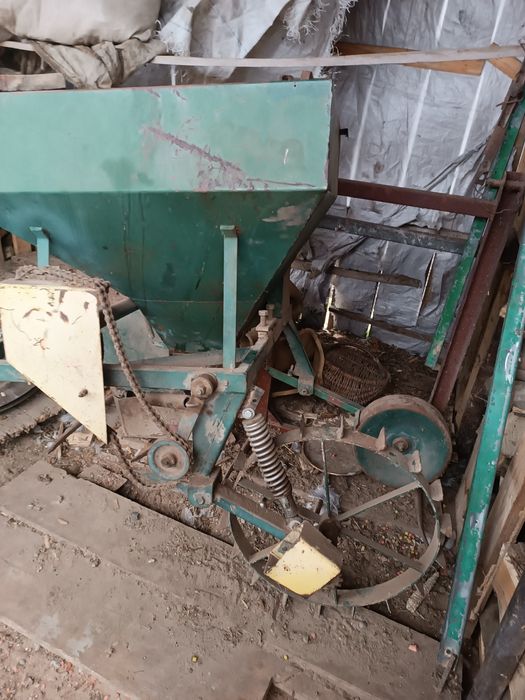 Картоплесаджалка