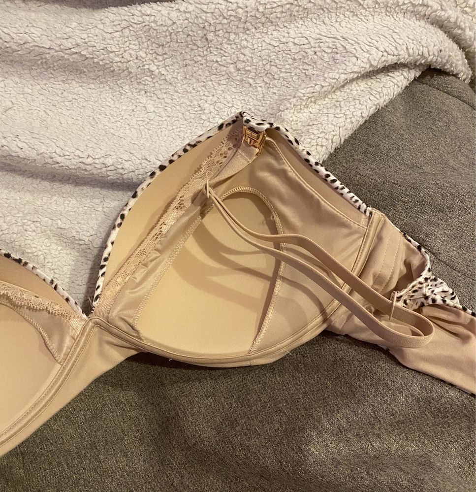 Бюстгалтер Victoria’s Secret для годуючої