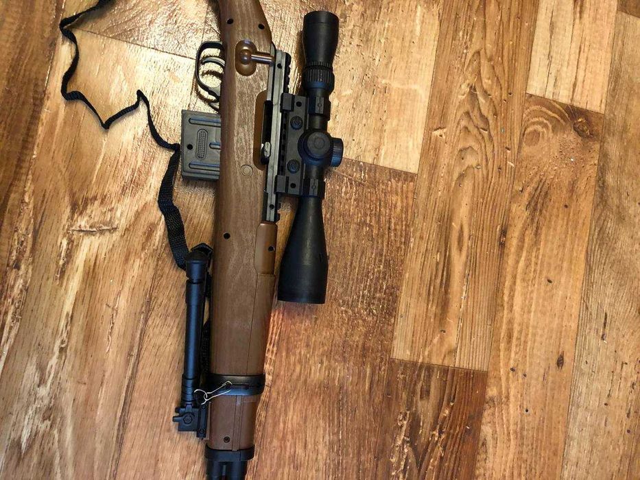 Снайперська гвинтівка 92 см, лазерний та оптичний прицiл, сошки