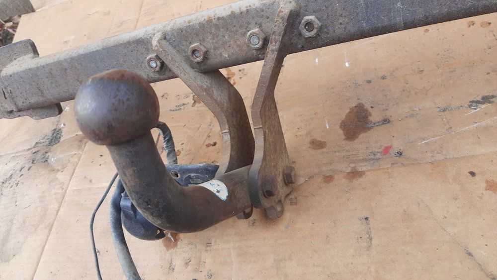 hak holowniczy KIA Carnival   BRINK