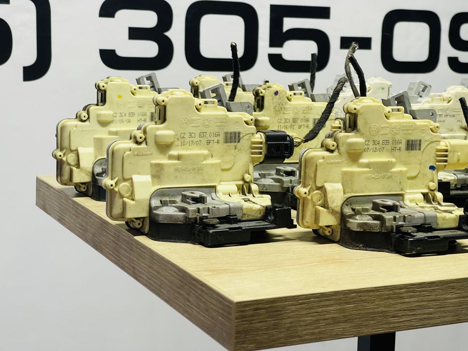 Замок дверей Пасат Б6 замок двери Passat B6 дверні замки 3c1837015A