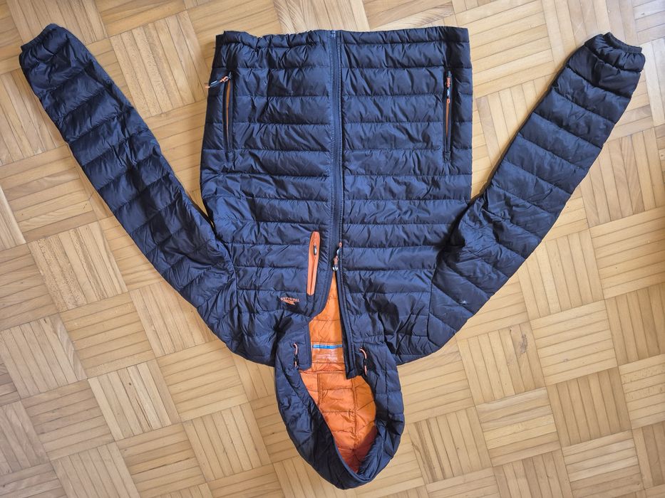Trespas lekka kurtka 90% puch 10% pierze czarna