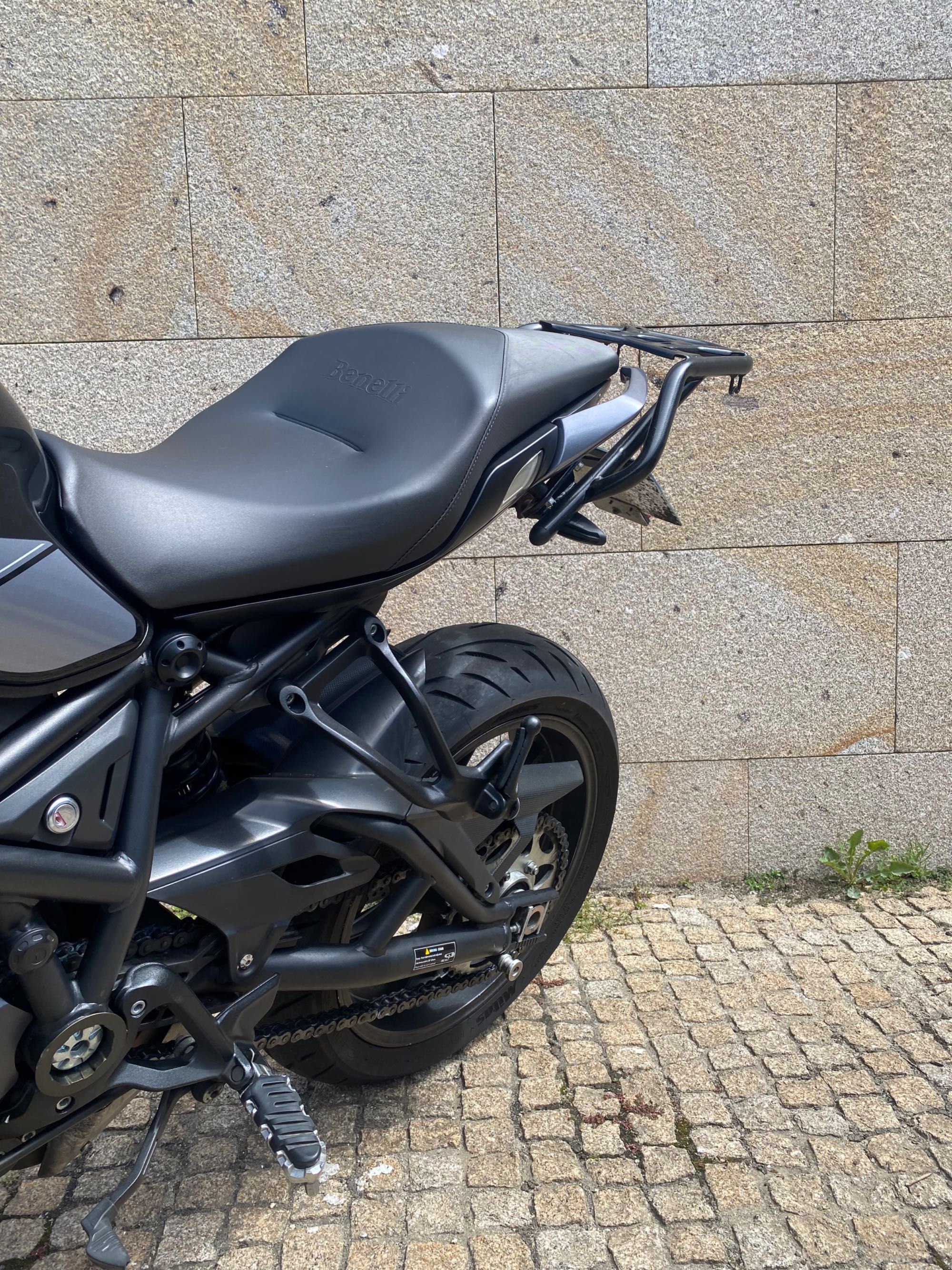 Benelli 752s naked
