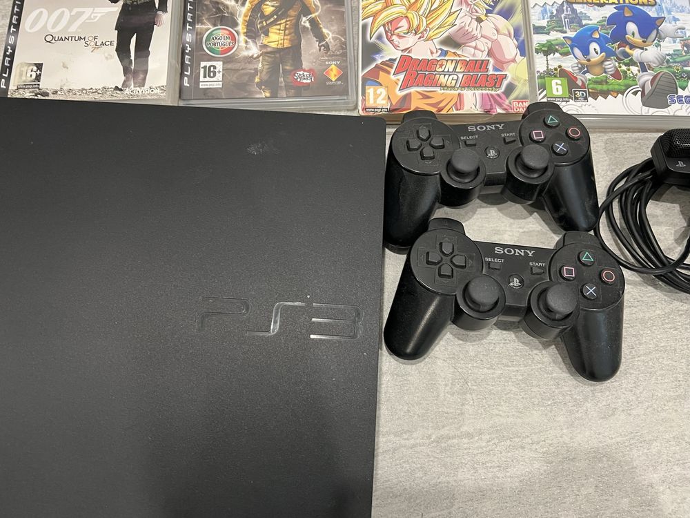 PS3 PlayStation como nova. Pouco uso.