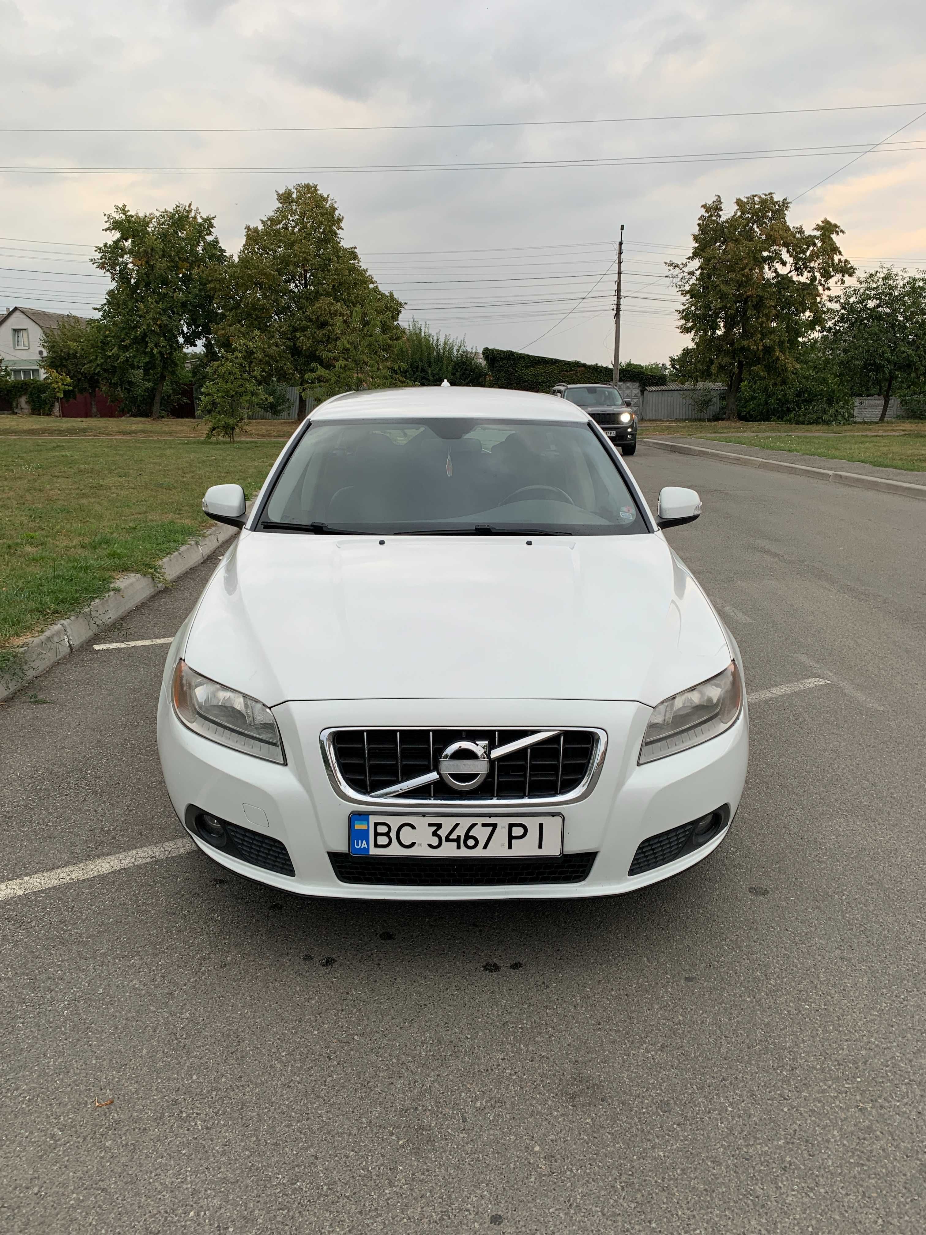 Volvo V70 Універсал